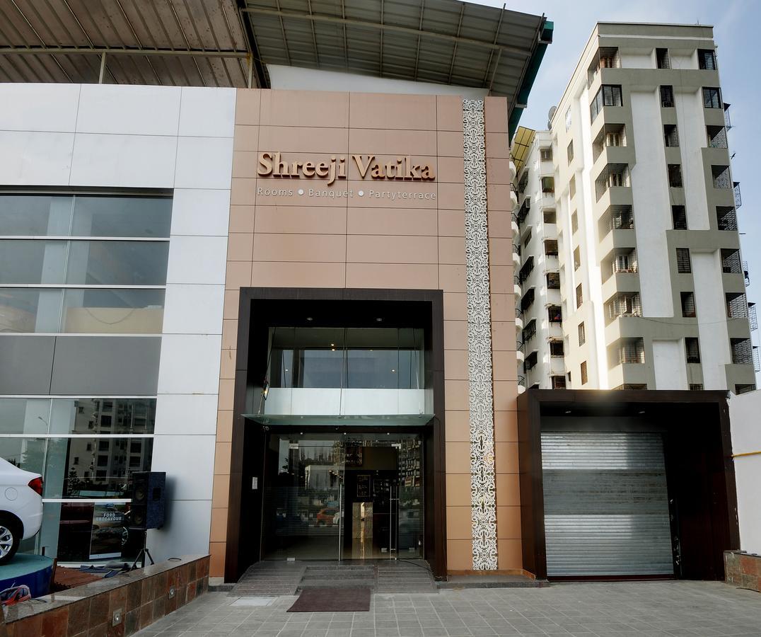 Shreeji Vatika Hotel Surat Exterior foto